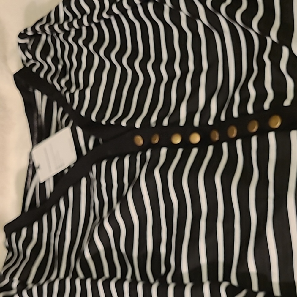 $5🧨 CO. WEAR Horizontal Striped Sweater Black & White - Picture 5 of 16